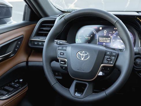 New 2026 Toyota Crown Signia AWD/4WD image 13