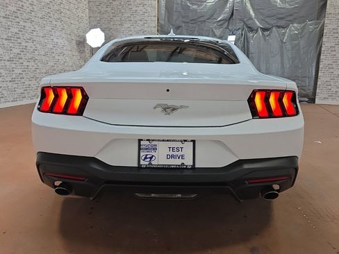 Used 2024 Ford Mustang Coupe image 5