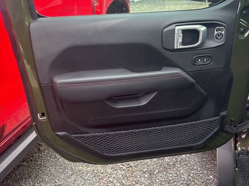 Used 2023 Jeep Wrangler Unlimited Rubicon 4xe image 16