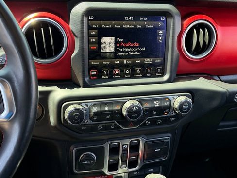 Used 2018 Jeep Wrangler Unlimited Rubicon image 18