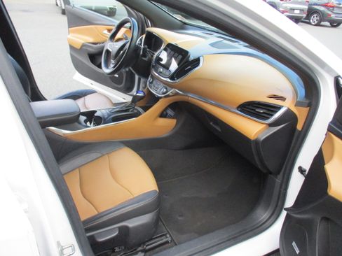 Used 2016 Chevrolet Volt Premier w/ Driver Confidence Package image 14