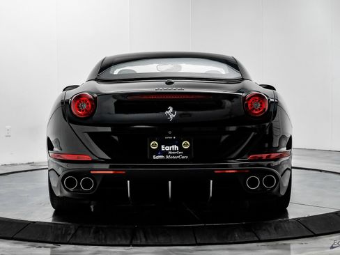 Used 2016 Ferrari California T image 12