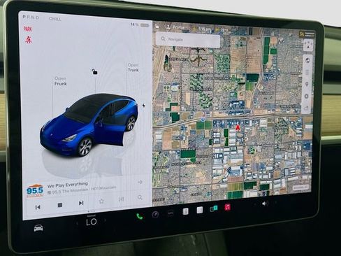 Used 2023 Tesla Model Y Long Range image 12