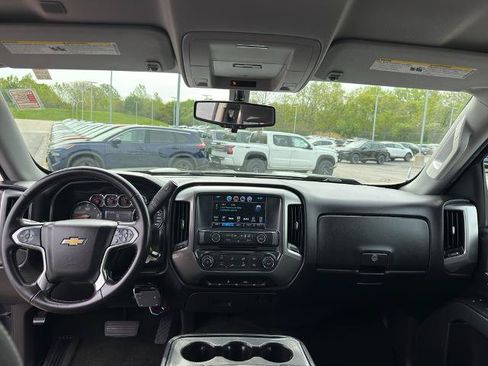 Used 2018 Chevrolet Silverado 1500 LT AWD/4WD image 31