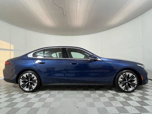 Used 2026 BMW 530i xDrive w/ Premium Package AWD/4WD image 8