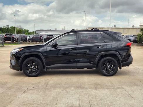 Used 2025 Toyota RAV4 LE image 4