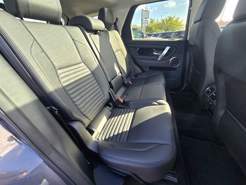 Used 2025 Land Rover Discovery Sport S image 14