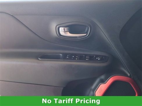 Used 2022 Jeep Renegade Latitude image 23