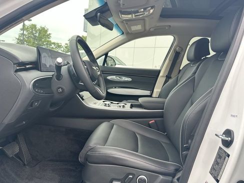 Used 2026 Genesis GV70 2.5T Advanced AWD/4WD image 8