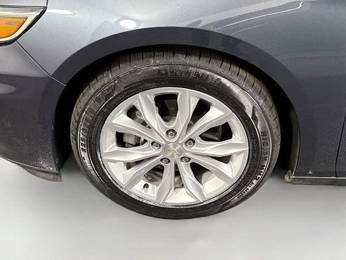 Used 2019 Chevrolet Malibu Hybrid image 38