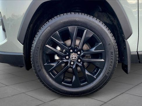 Used 2023 Toyota RAV4 XLE Premium image 11