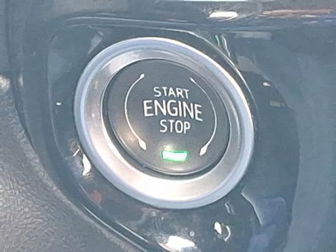 Used 2025 Chevrolet Silverado 1500 LT image 36