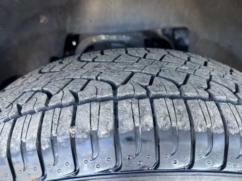 Used 2014 GMC Yukon XL SLT image 27