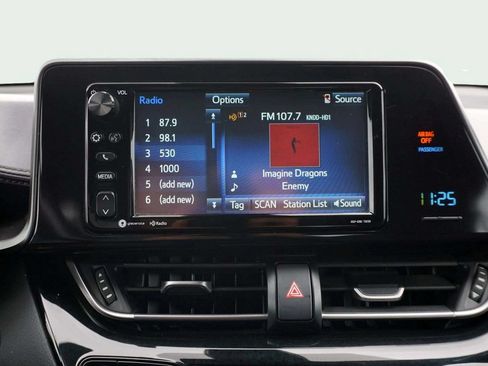 Used 2018 Toyota C-HR XLE FWD image 22