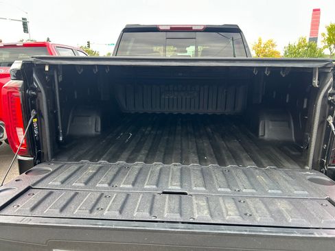 Used 2022 GMC Sierra 1500 AT4 w/ AT4 Premium Package image 4