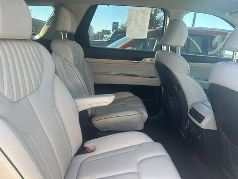 Used 2023 Hyundai Palisade Limited AWD/4WD image 39