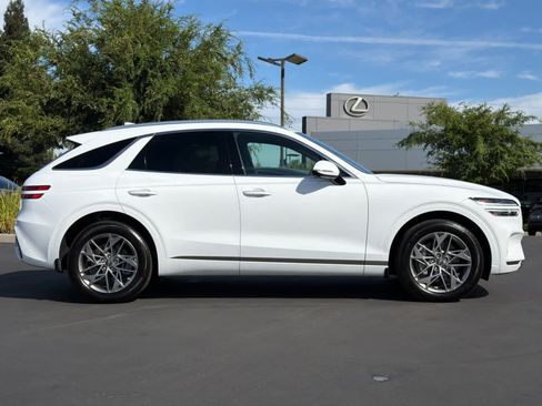 Used 2025 Genesis GV70 2.5T w/ Advanced Package AWD/4WD image 6