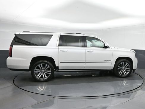 Used 2019 GMC Yukon XL Denali w/ Denali Ultimate Package AWD/4WD image 8