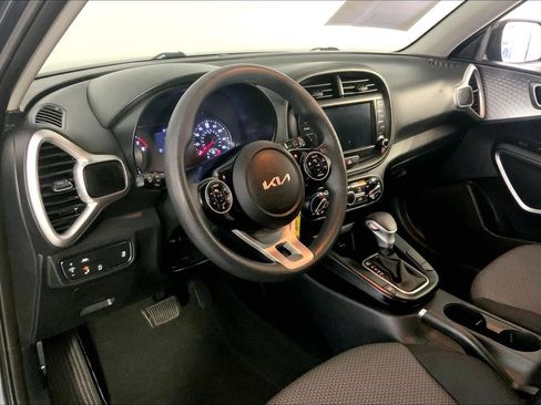 Certified 2022 Kia Soul LX w/ Technology Package FWD image 14