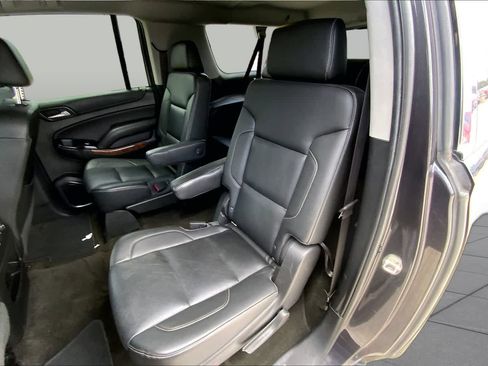 Used 2018 Chevrolet Suburban Premier AWD/4WD image 19
