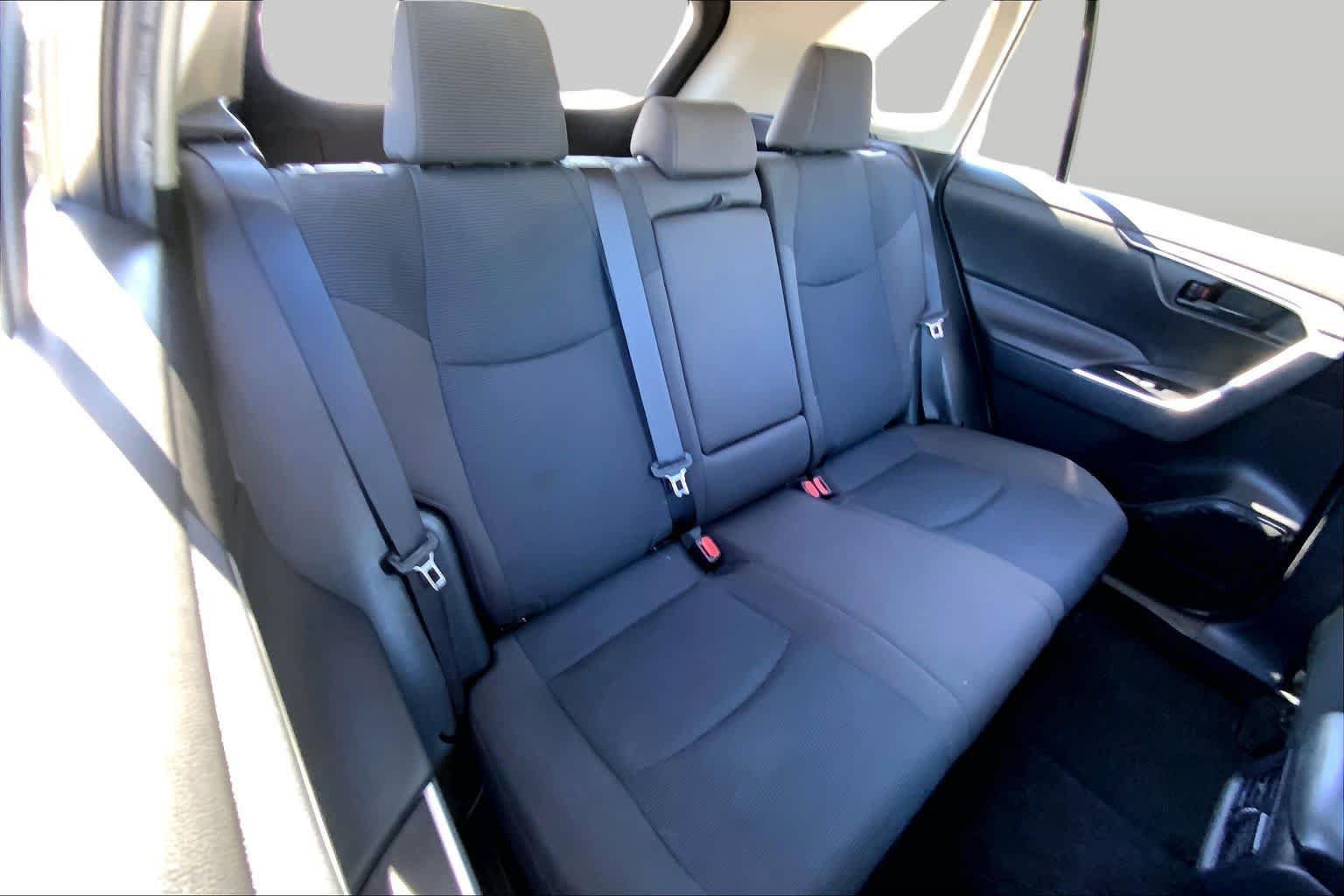 Used 2024 Toyota RAV4 LE AWD/4WD image 34
