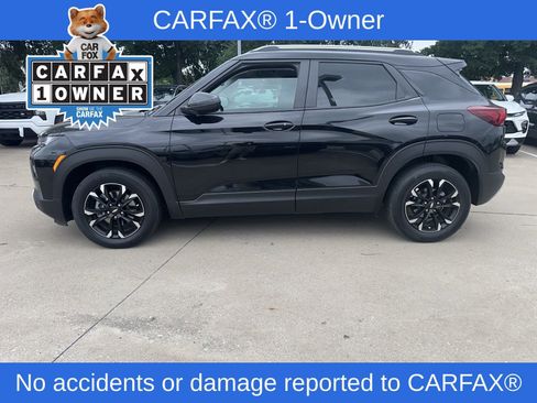 Used 2023 Chevrolet TrailBlazer LT w/ Convenience Package FWD image 2