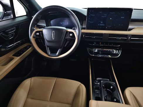 Used 2023 Lincoln Corsair Reserve FWD image 18