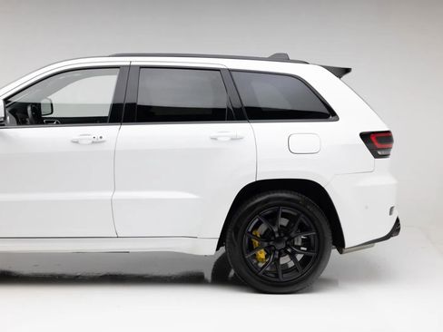 Used 2020 Jeep Grand Cherokee Trackhawk AWD/4WD image 19