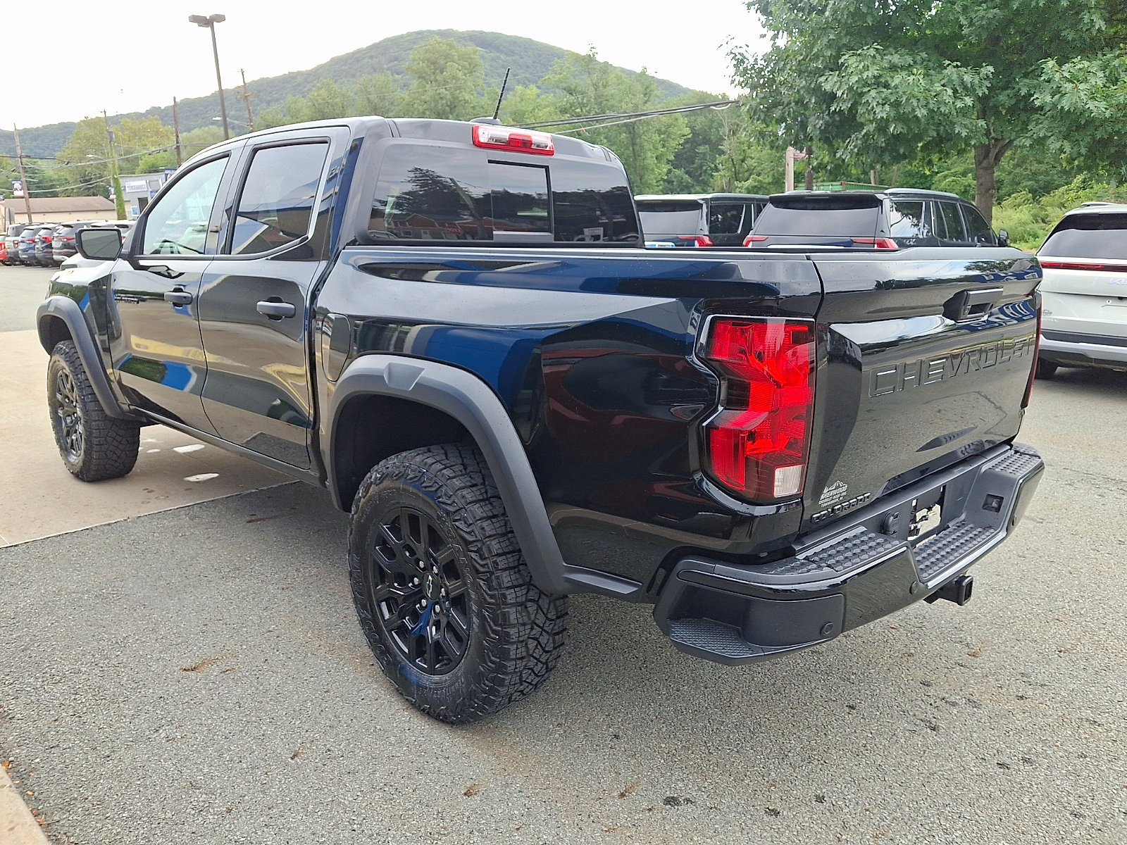 Used 2025 Chevrolet Colorado Trail Boss AWD/4WD image 4