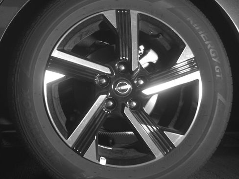 Used 2025 Nissan Sentra SV FWD image 14