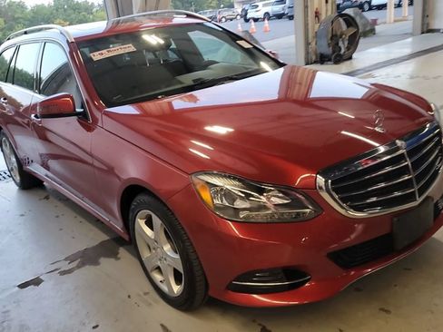 Used 2014 Mercedes-Benz E 350 4MATIC Wagon image 4