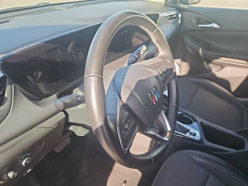 Used 2024 Buick Encore GX Preferred FWD image 2
