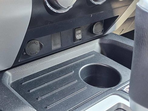 Used 2018 Toyota Tundra SR5 image 28