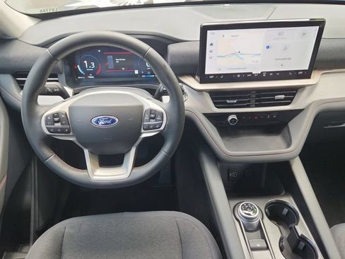 Used 2026 Ford Explorer Active AWD/4WD image 11