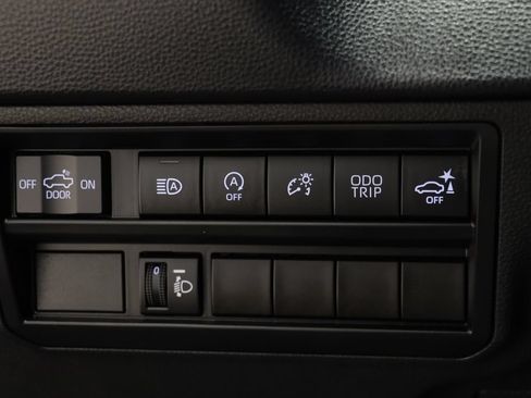 Used 2023 Toyota Tundra SR5 w/ SR5 Convenience Package AWD/4WD image 7