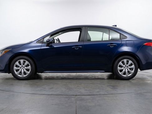 Used 2025 Toyota Corolla LE FWD image 5