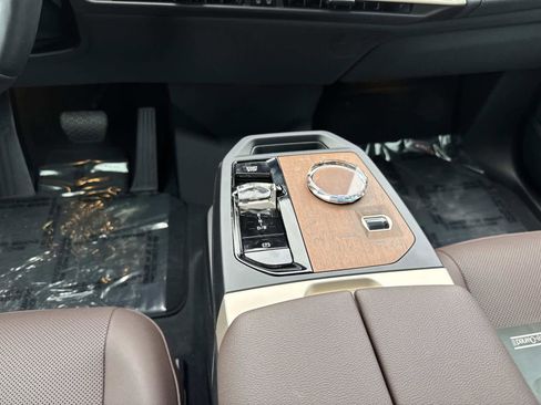 Certified 2025 BMW iX xDrive50 image 18