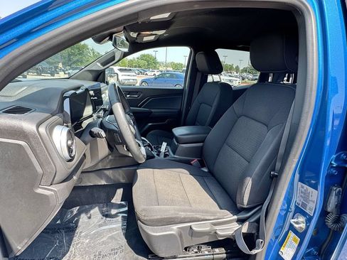 Used 2023 Chevrolet Colorado LT AWD/4WD image 17