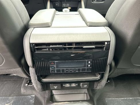 New 2026 Jeep Grand Wagoneer 4WD image 13