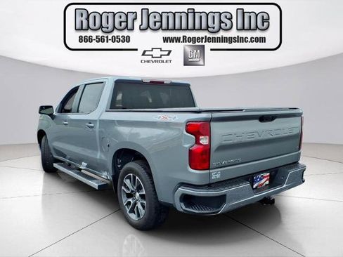 Used 2024 Chevrolet Silverado 1500 LT AWD/4WD image 3