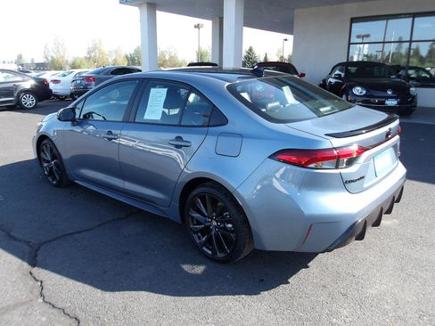 Used 2024 Toyota Corolla XSE FWD image 3