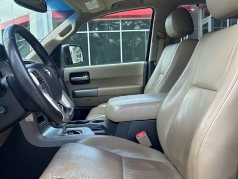 Used 2016 Toyota Sequoia Limited w/ Safety & Convenience Package image 8