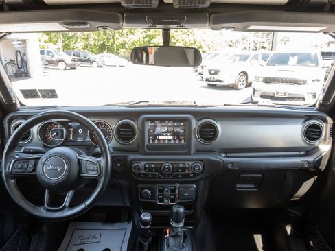 Used 2021 Jeep Gladiator Sport AWD/4WD image 23