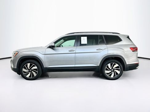 Used 2025 Volkswagen Atlas SE AWD/4WD image 4