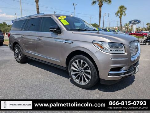 Used 2020 Lincoln Navigator L Reserve w/ Luxury Package AWD/4WD image 2