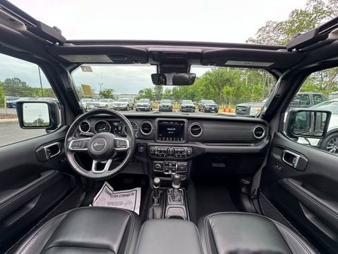 Used 2023 Jeep Wrangler Unlimited Sahara w/ Cold Weather Group AWD/4WD image 2
