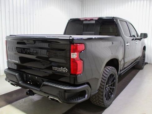 Used 2022 Chevrolet Silverado 1500 High Country w/ Technology Package image 6