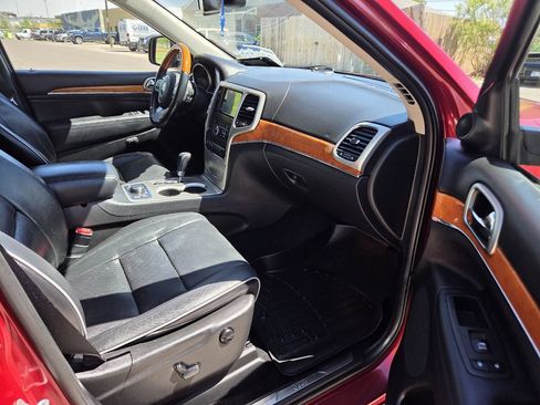 Used 2013 Jeep Grand Cherokee Overland AWD/4WD image 8