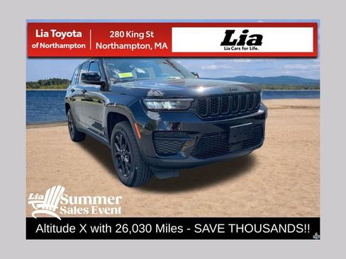 Used 2024 Jeep Grand Cherokee Altitude AWD/4WD image 1