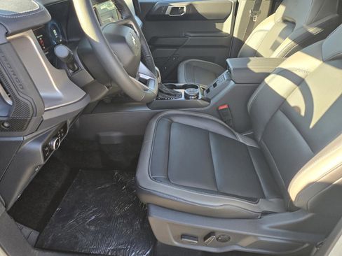 New 2025 Ford Bronco Outer Banks image 10